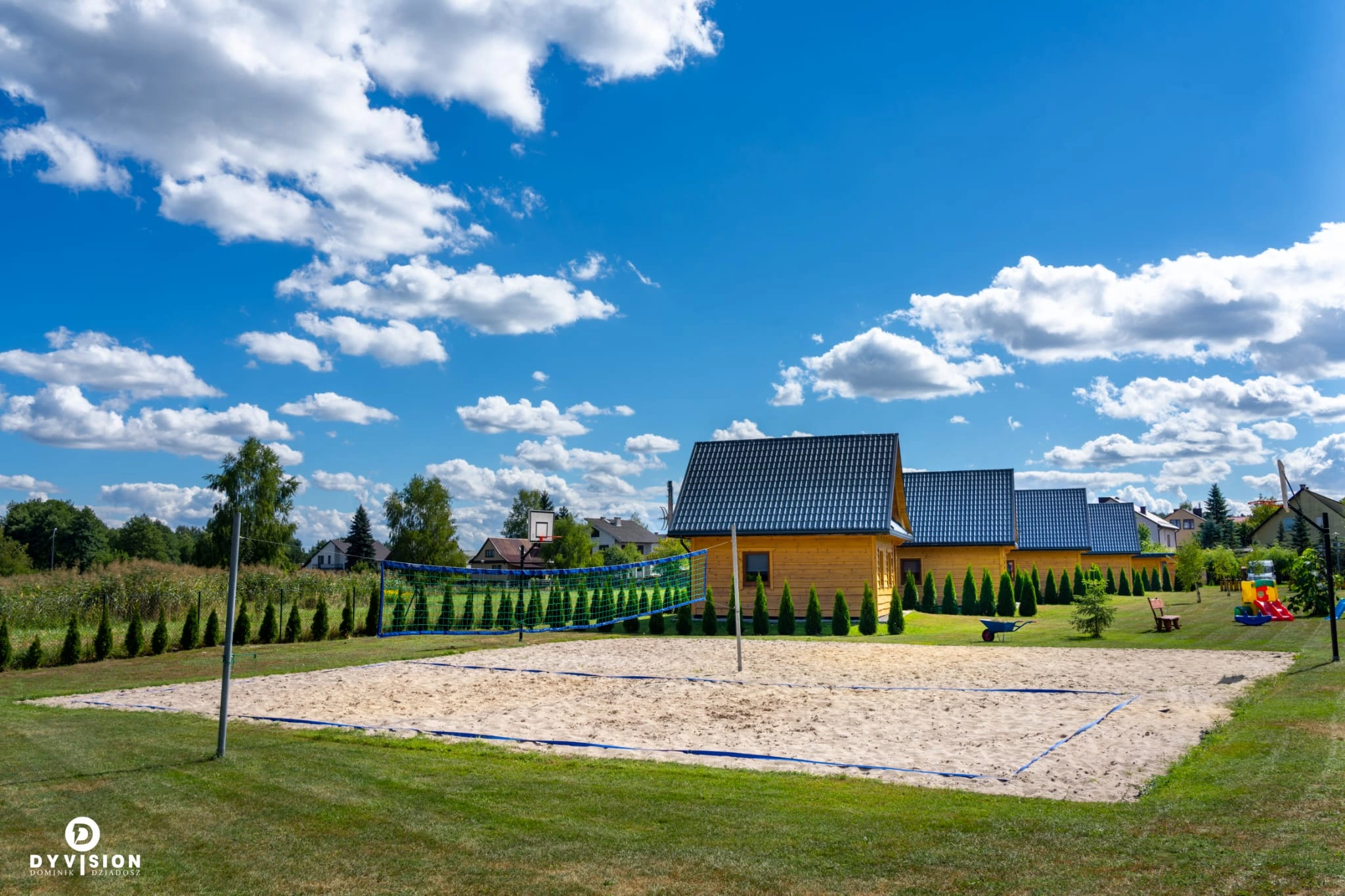 Domki Pagaj widok na Boisko